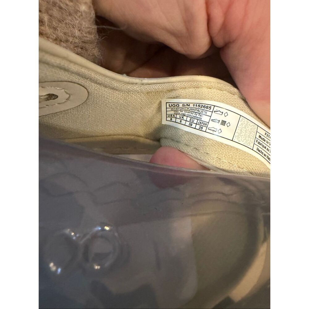 UGG Goldenglow Sandal - Picture 9 of 10